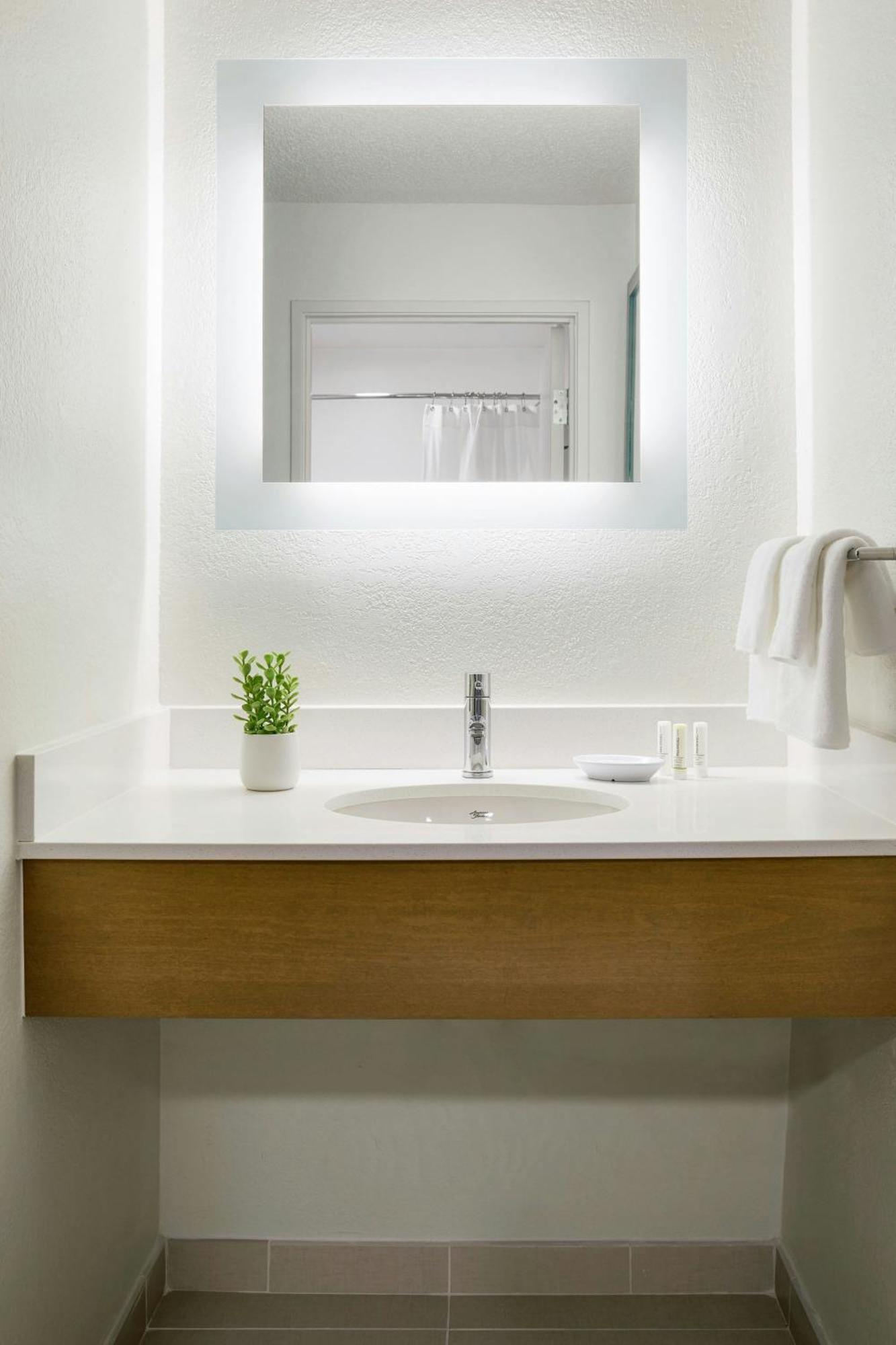 Springhill Suites Tempe At Arizona Mills Mall Екстериор снимка